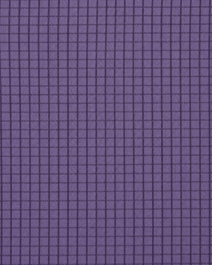 Närbild av rutigt mönster på Amethyst, bred slips i lila