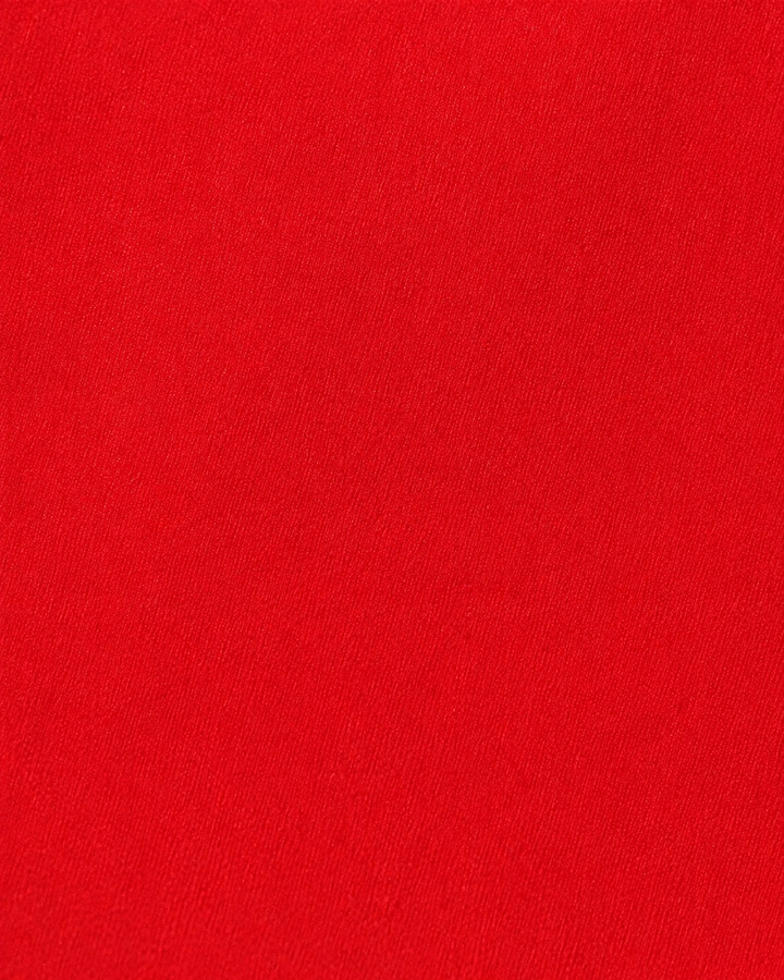 Närbild av enfärgad design på PONTUS SMAL, smal slips i rött